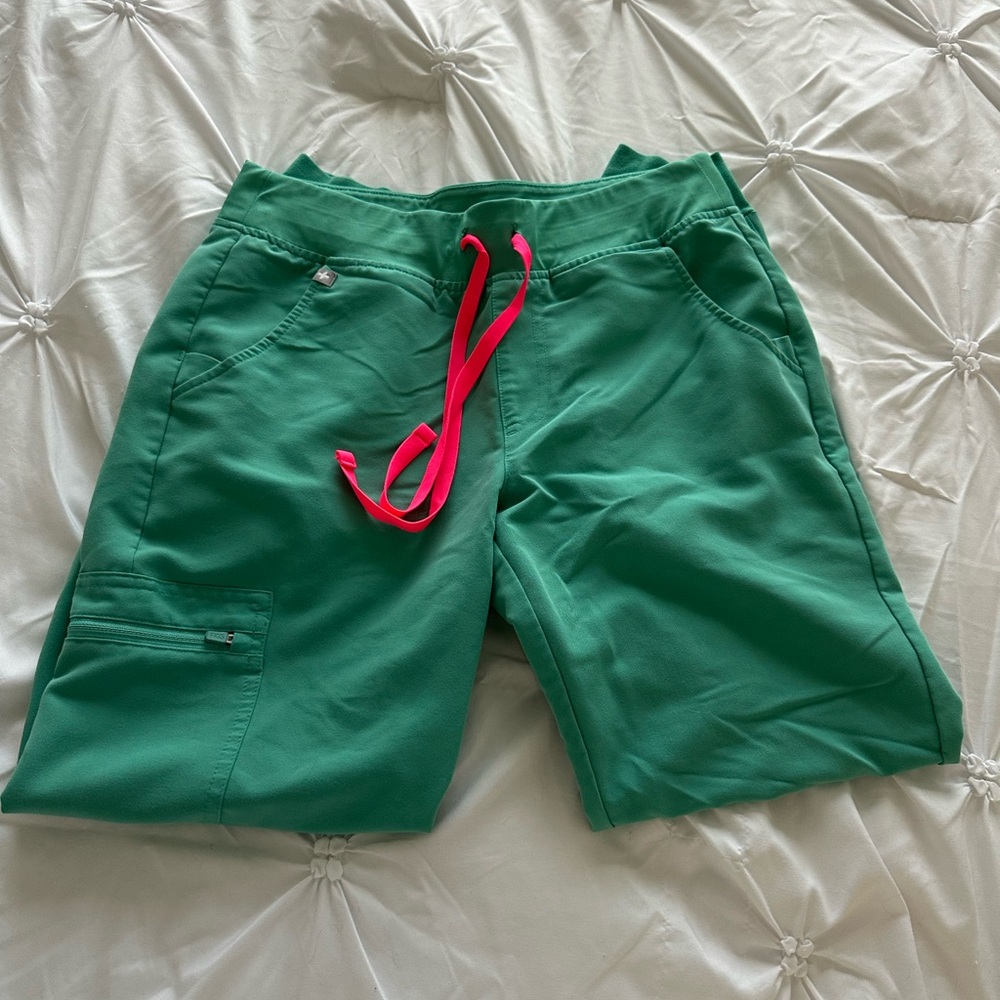Figs Surgical green joggers S/R